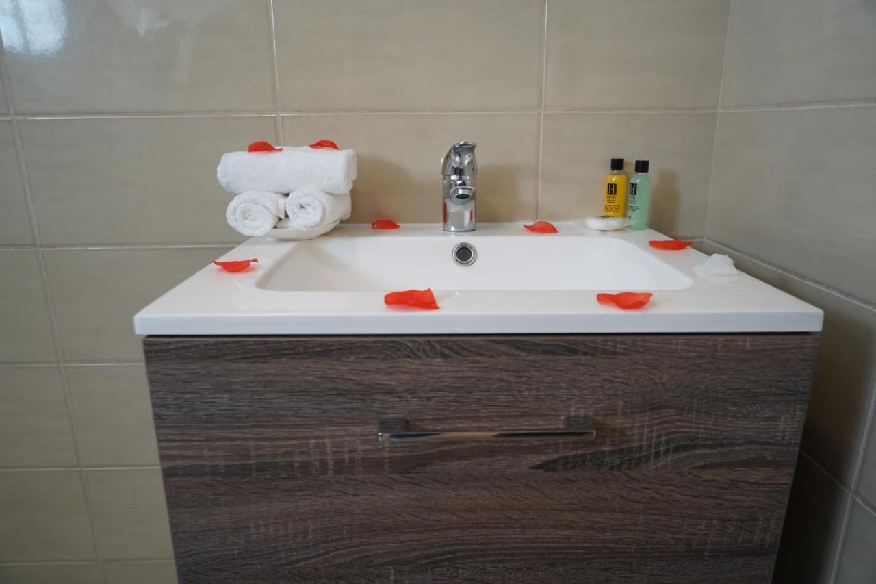 Hotel Astral Abidjan Luaran gambar