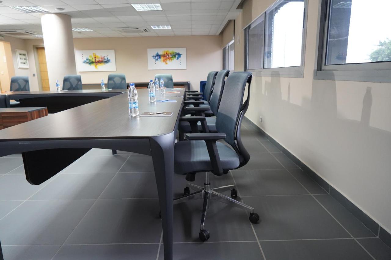 Hotel Astral Abidjan Luaran gambar